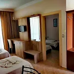 Melodi Club Aparthotel 4*