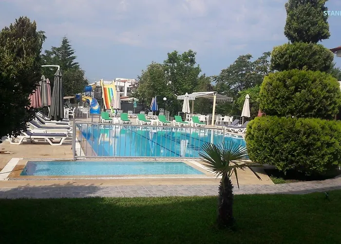 Melodi Club Aparthotel 3*