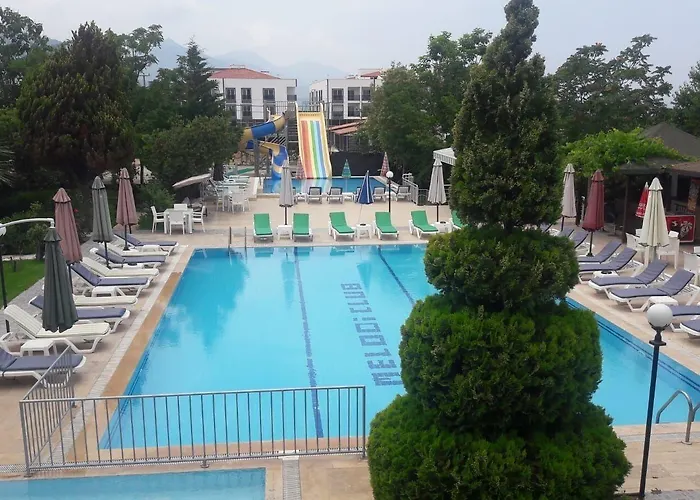 Melodi Club Aparthotel 3*